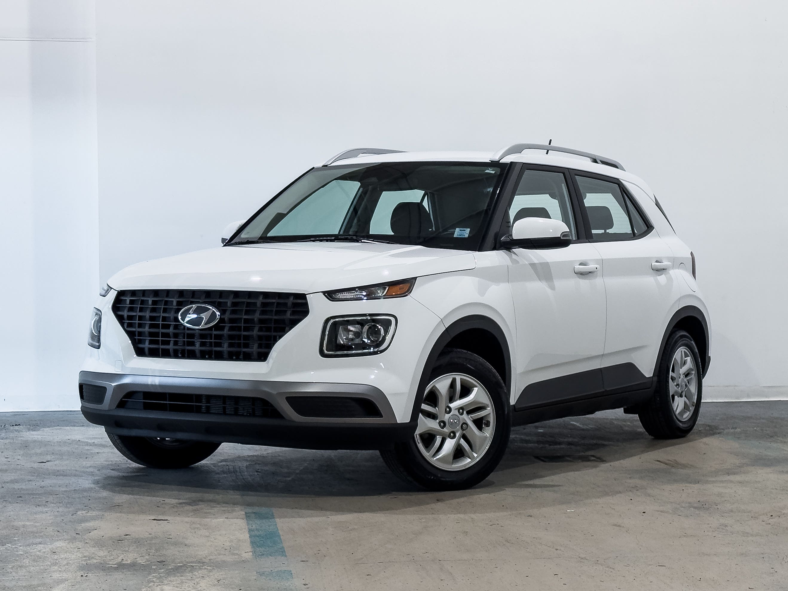 White 2024 Hyundai Venue SUV / Crossover  Automatic