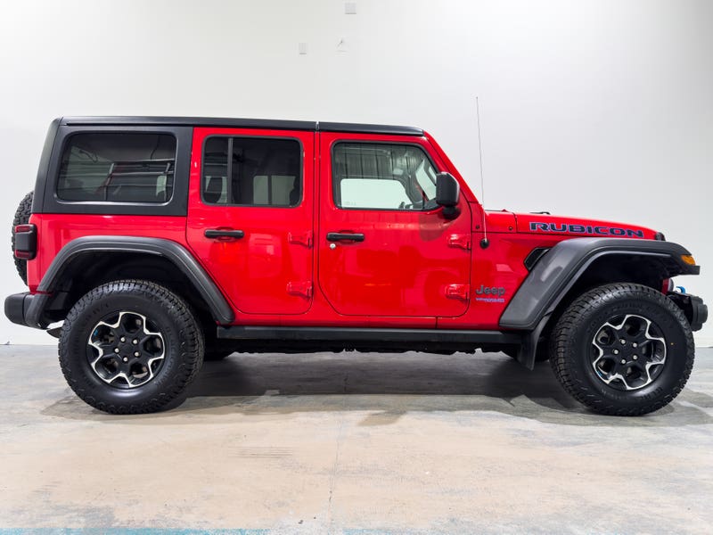 Vehicle photo 3