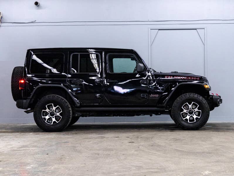 Vehicle photo 3
