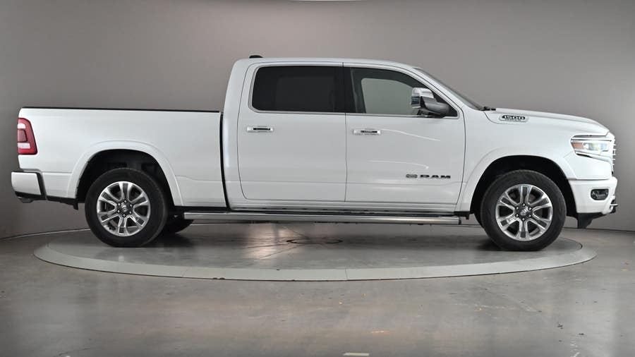 Vehicle photo 4