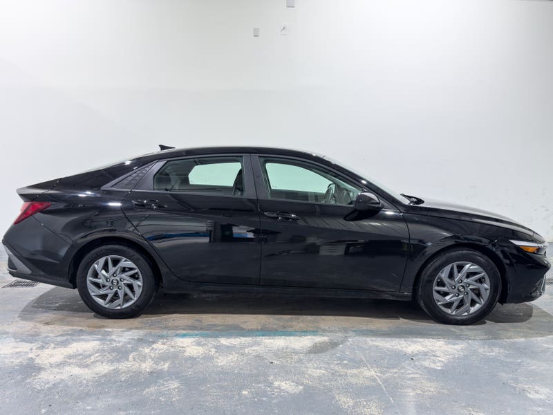 Vehicle photo 3