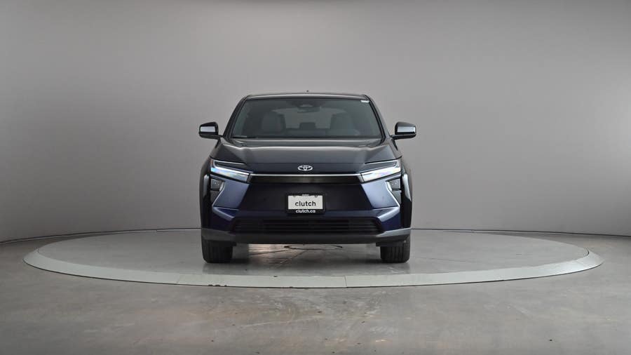 Vehicle photo 3