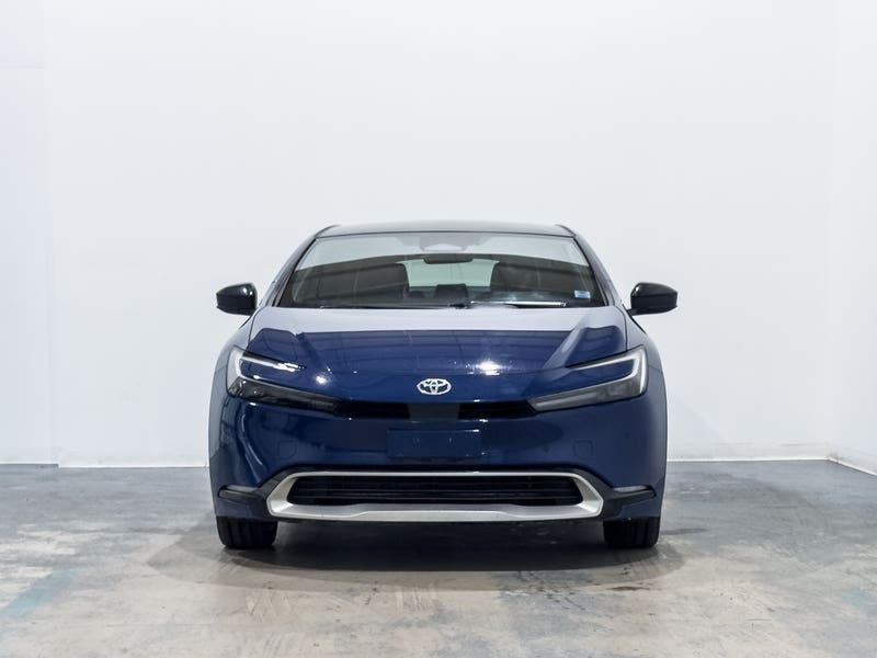 Vehicle photo 2