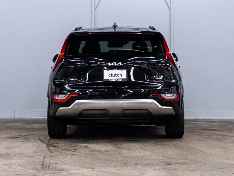 Vehicle photo 4