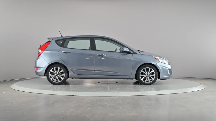 Vehicle photo 4