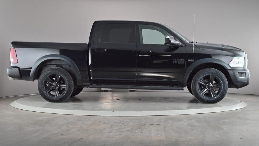 Vehicle photo 4