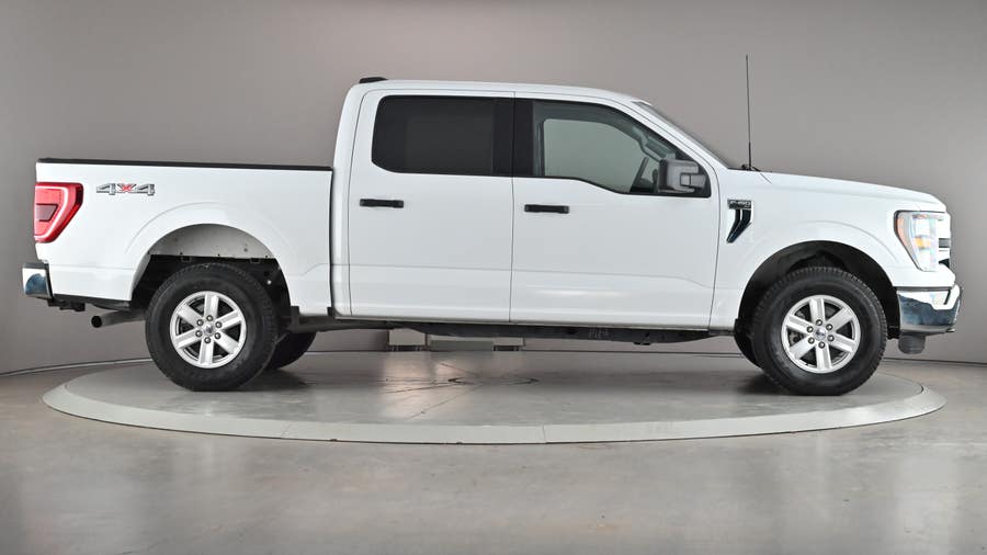 Vehicle photo 4