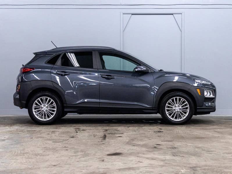 Vehicle photo 3