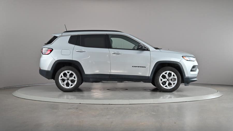 Vehicle photo 4
