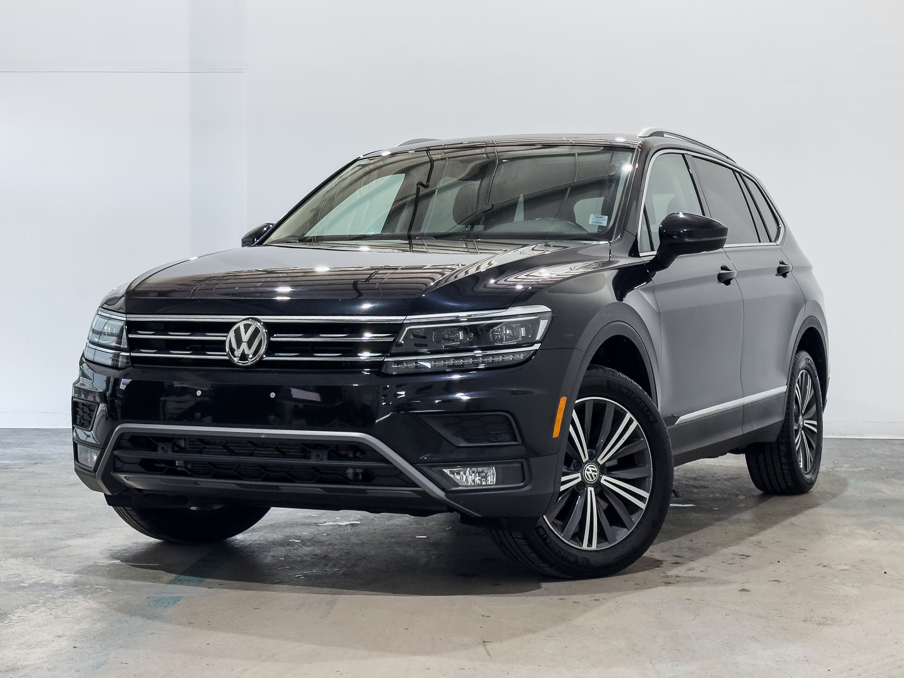 Black 2019 Volkswagen Tiguan SUV / Crossover  Automatic