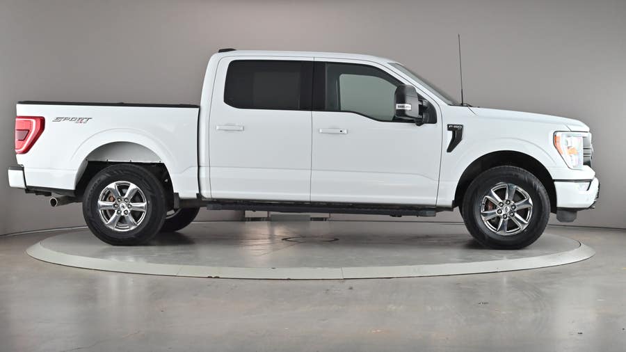 Vehicle photo 4