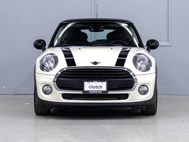 Vehicle photo 2