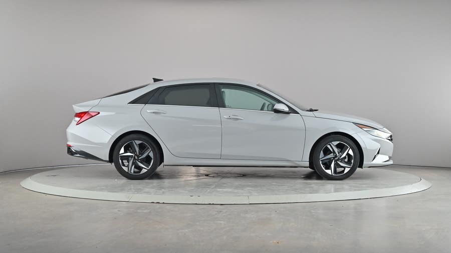 Vehicle photo 4