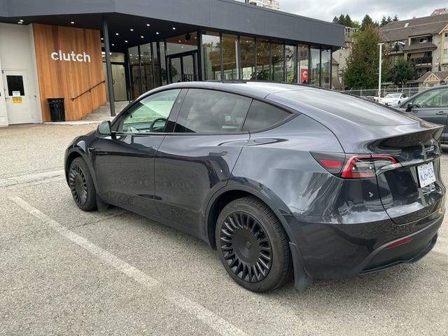 Tesla Model Y RWD
