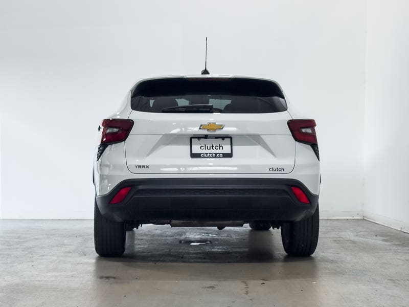Vehicle photo 4