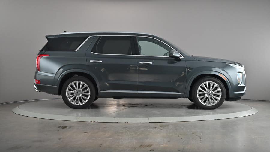 Vehicle photo 4
