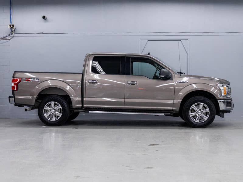 Vehicle photo 3