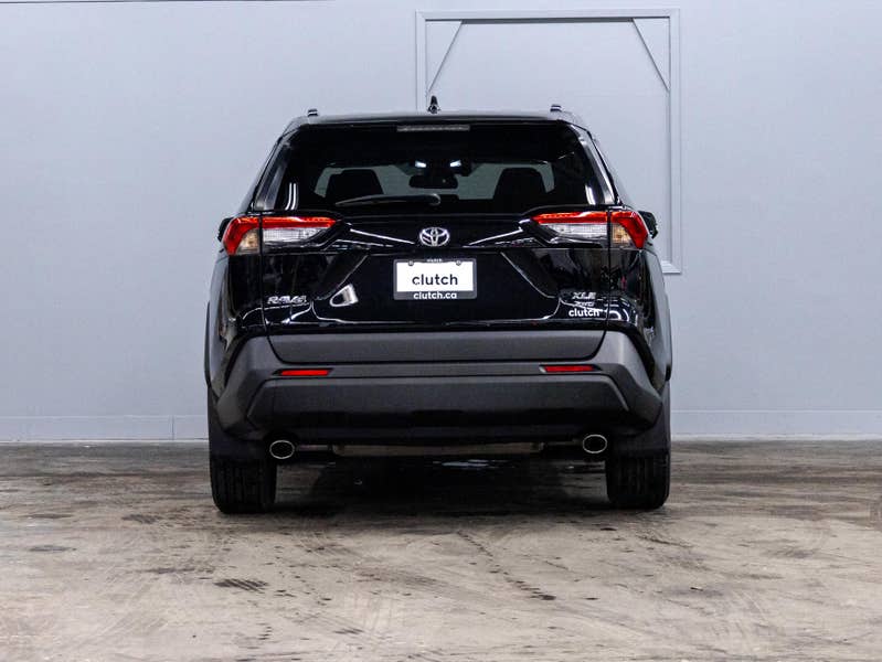 Vehicle photo 4