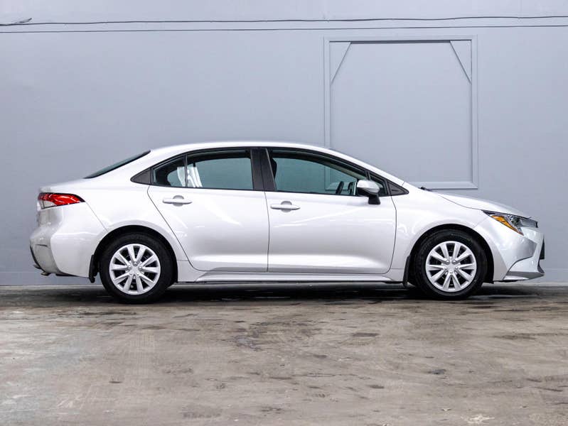 Vehicle photo 3