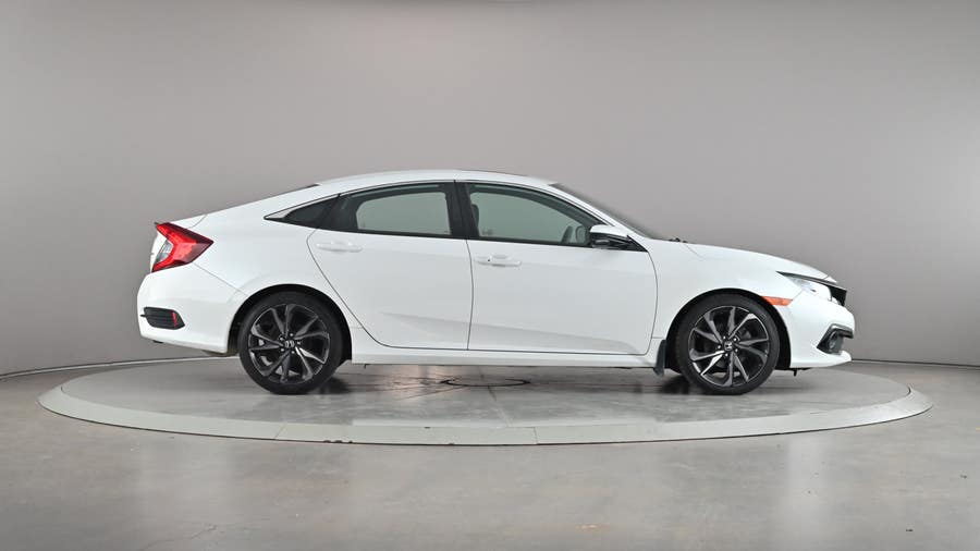 Vehicle photo 4