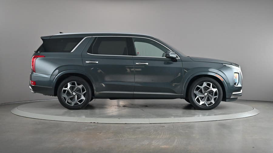 Vehicle photo 4