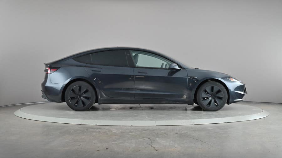 Vehicle photo 4