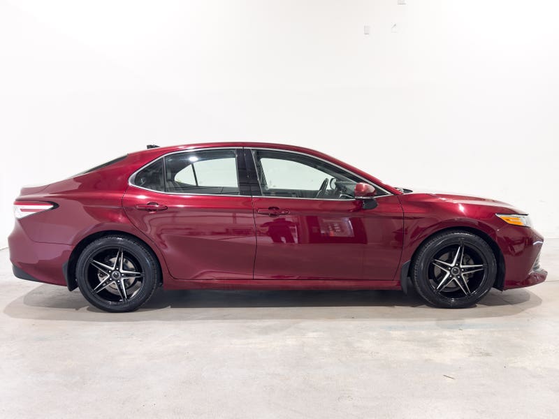 Vehicle photo 3