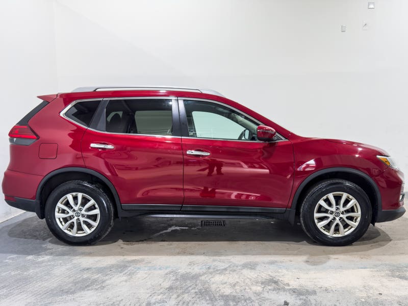 Vehicle photo 3