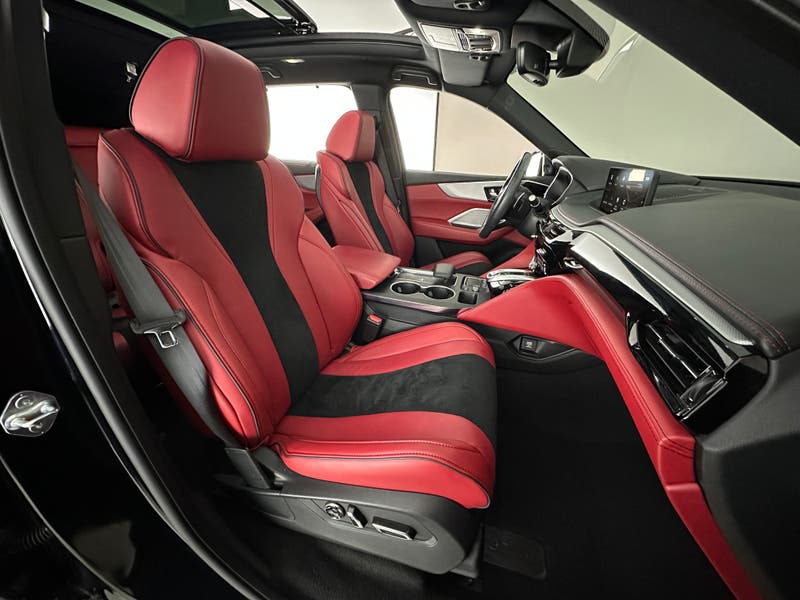Vehicle photo 4