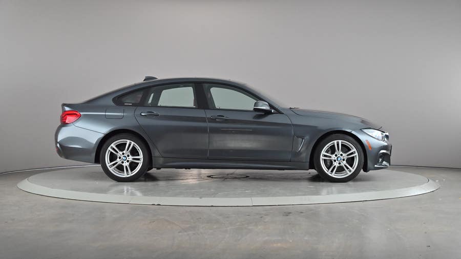 Vehicle photo 4