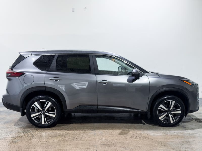 Vehicle photo 3