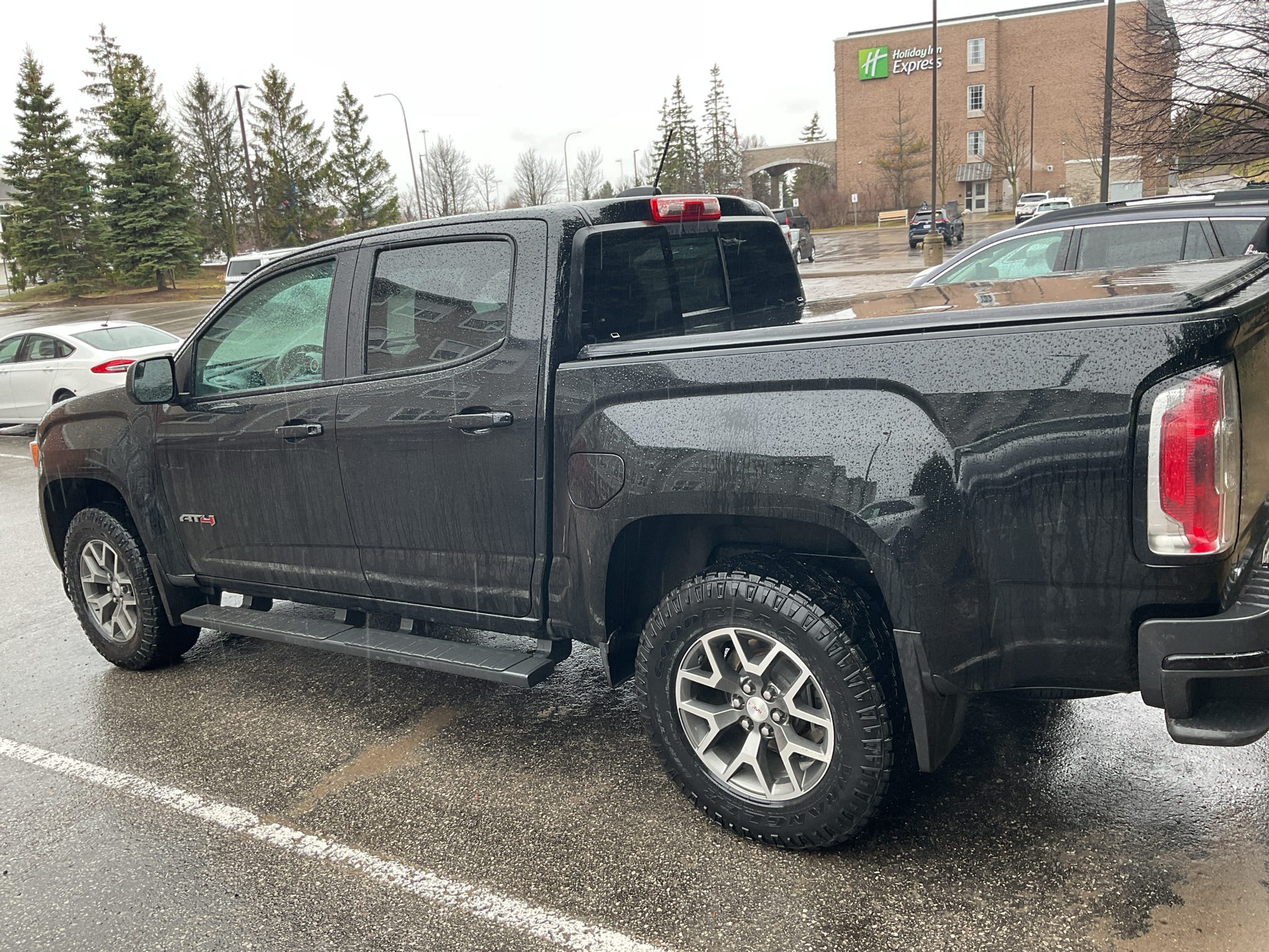 2022 GMC Canyon AT4 Crew Cab 4WD with Leather