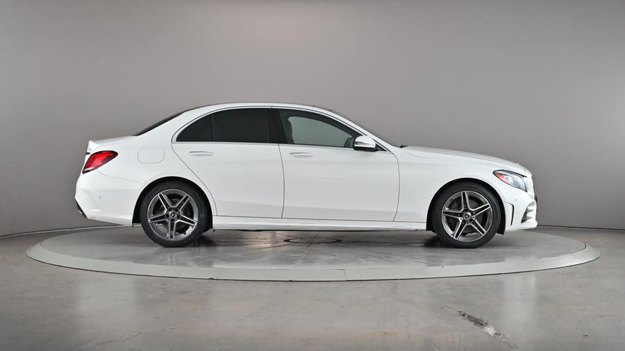 Vehicle photo 4