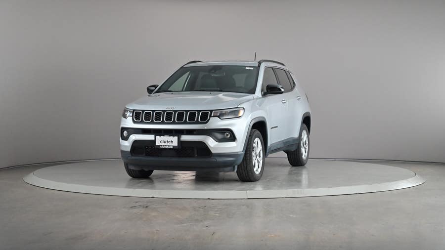 Vehicle photo 2