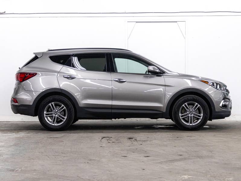 Vehicle photo 3