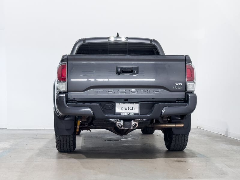 Vehicle photo 4